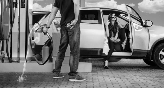 253826_450792121609342_342946380_n